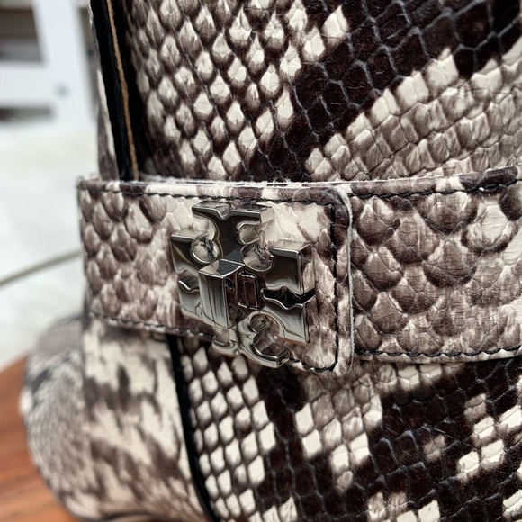 NEW TORY BURCH KIRA 70MM Bootie Stamped Snake Printed Leather Ankle size 6.5 - Picture 4 of 14